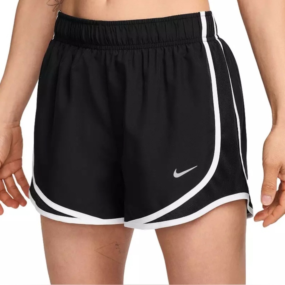 Nike Women's Dri-FIT Tempo Shorts size small